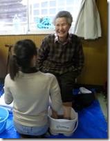 足湯で満面の笑顔に