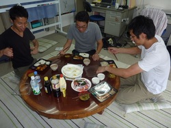 昼食時の様子