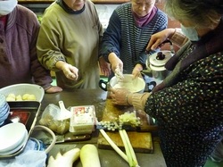 けんちん汁に入れる米粉だんごの生地作り