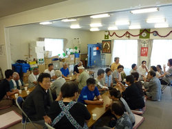 健康体操終了後のお茶会の様子