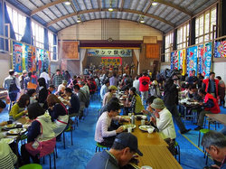 大勢の方で賑わう会場内