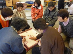 花札を楽しむ参加者