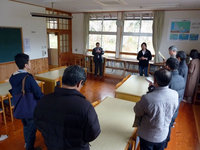 施設の説明を受ける参加者（「ほっと平山」にて）