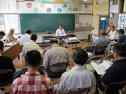 浦島地区振興会の総会の様子.