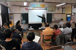 総会で協議する様子