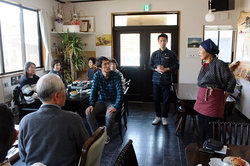 三浦さんから震災当時の話を聞く参加者