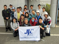 代表の谷山（中央）はじめ24名のJVCメンバーが参加