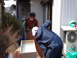 家屋清掃のボランティア作業