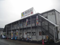 鹿折地区の仮設商店街「復幸マルシェ」