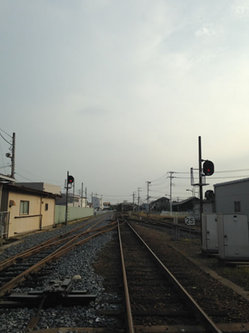 朝8:00、集合直前に通った駅