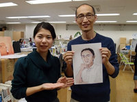 細野さんが書いてくださった、次回の方の似顔絵。うますぎる...！iPadで写真をトレースして描き上げたという、まさに細野さんの技術を生かした作品に仕上がっております。似顔絵にもスタッフさんの性格が表れていて、面白いです。