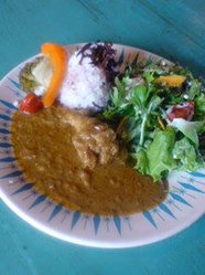 一番人気のチキンコリバタカレー。大村の一押しメニューでもあります！