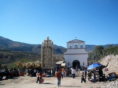 毎年開かれる村祭り
