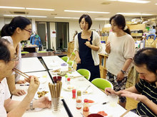 味や価格に厳しい現役主婦・経理担当2名による試食も・・・！
