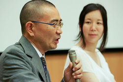 JVC主催のイベントのほか、講演会や国会、TVなど、様々な場にひっぱりだこの今井