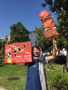 2日目にはボランティアの半田さんが暑い中、素晴らしい呼び込みで場を盛り上げてくれました