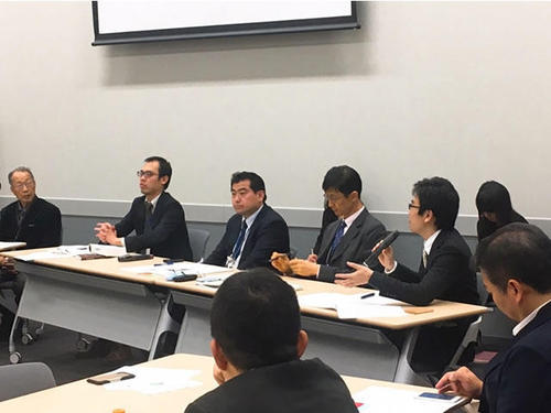 同じくパネリストの外務省・農林水産省の方々。小農宣言についての政府見解などについて述べていました。