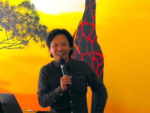クック諸島のことを語る竹沢さん。話が止まりません。